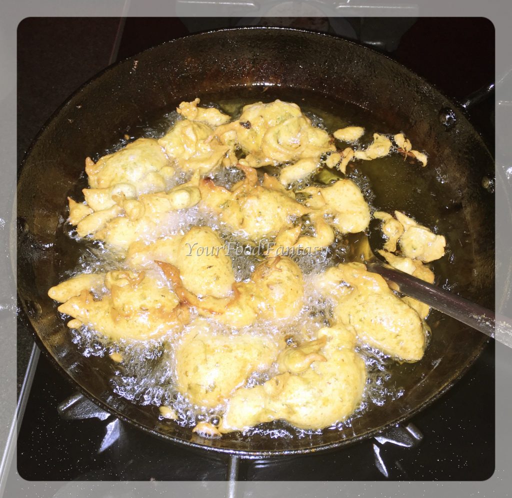 Frying fritters | punjabi kadhi recipe