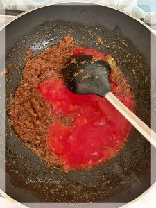 Adding Tomato Puree for Methi Paneer | Your Food Fantasy