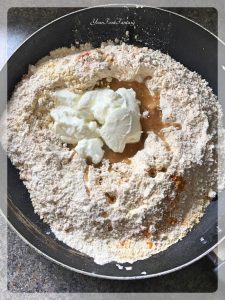 Preparing dough for thelpa