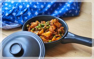 Aalo Matar Ke Sookhi Sabji | Your Food Fantasy by Meenu Gupta