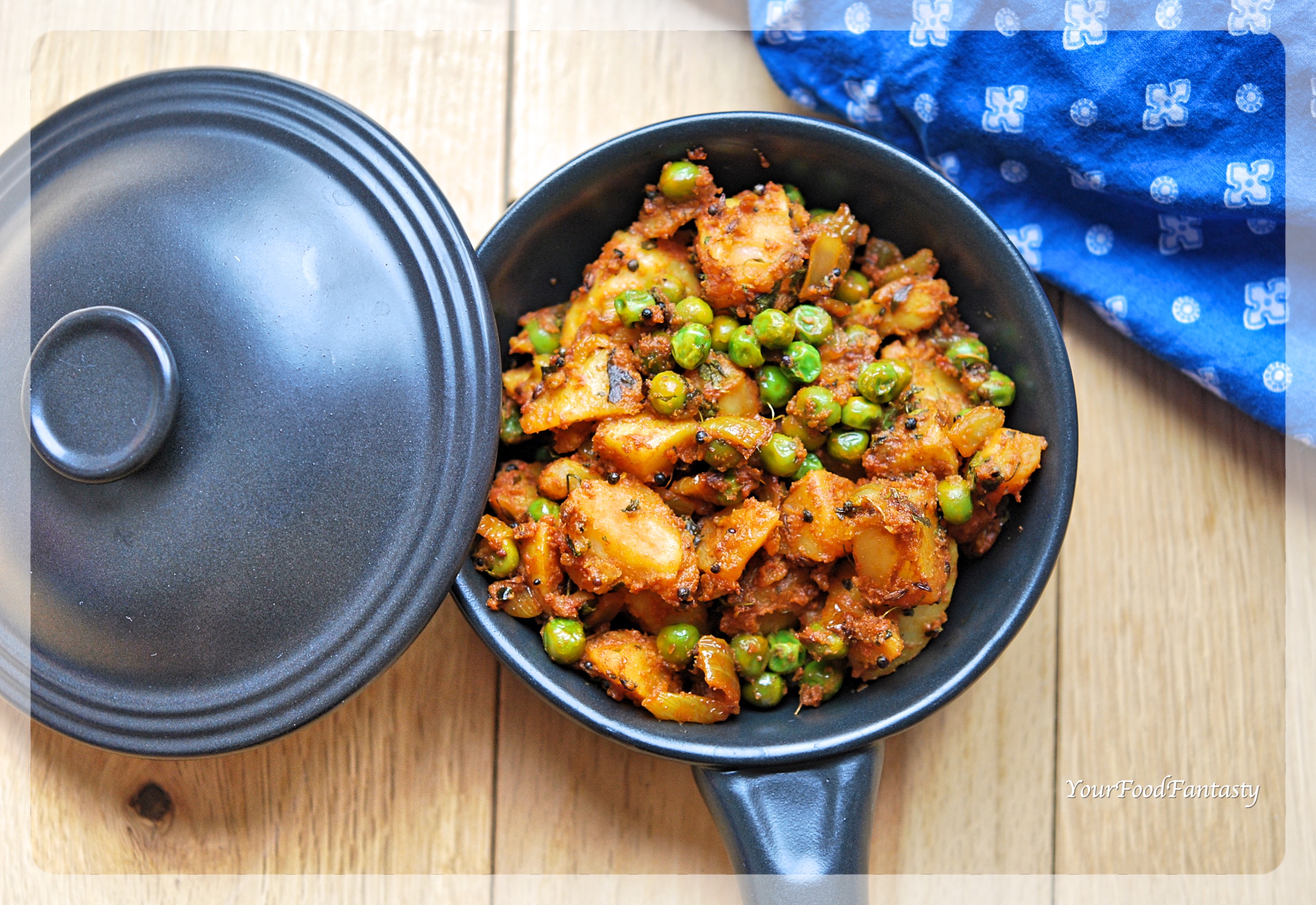 Aalo Matar Ke Sookhi Sabji | Your Food Fantasy